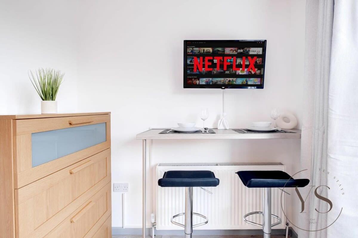 Sienna Longton Studio 2D - Wi-Fi, Alton Towers, Netflix Stoke-on-Trent Exterior foto
