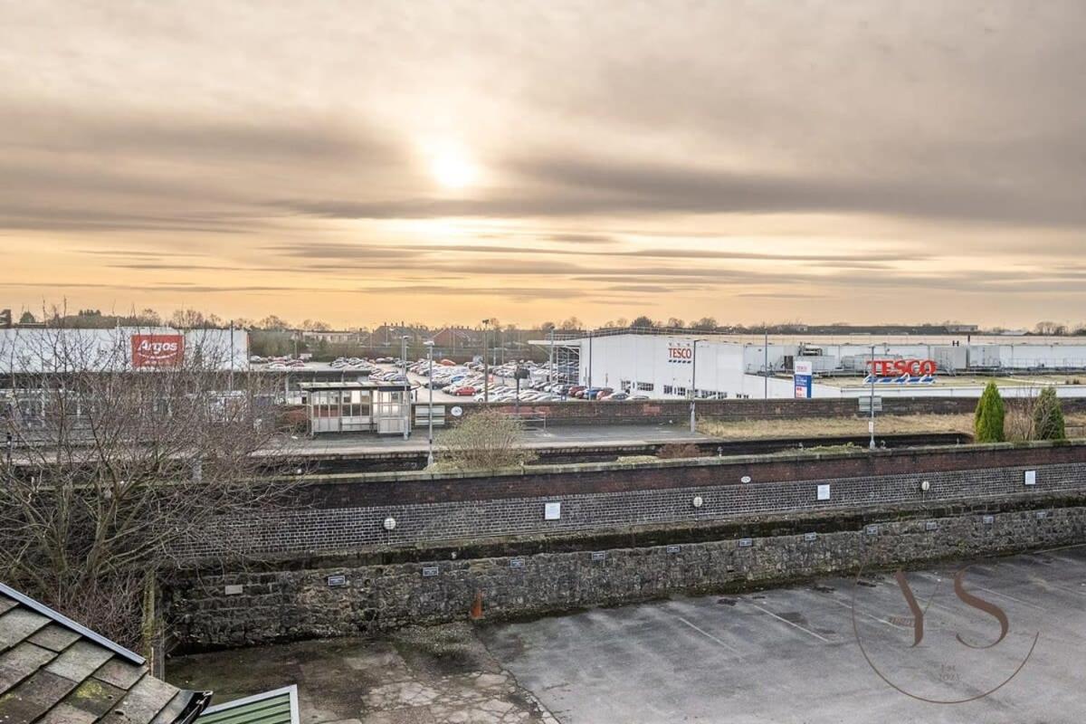 Sienna Longton Studio 2D - Wi-Fi, Alton Towers, Netflix Stoke-on-Trent Exterior foto